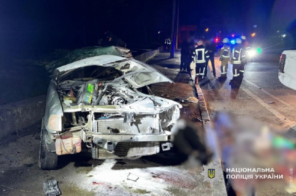 Двоє людей загинули в ДТП на перехресті вулиць Мельницької та Балківської