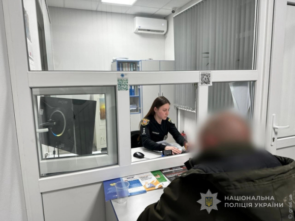 Стріляв у підлітків із пістолета: в Ізмаїльському районі затримали п'яного чоловіка