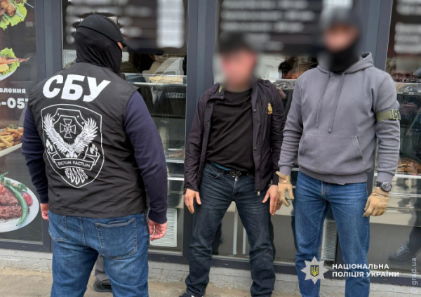 Вимагали повернути неіснуючий борг: в Одесі затримали підозрюваних у вимаганні