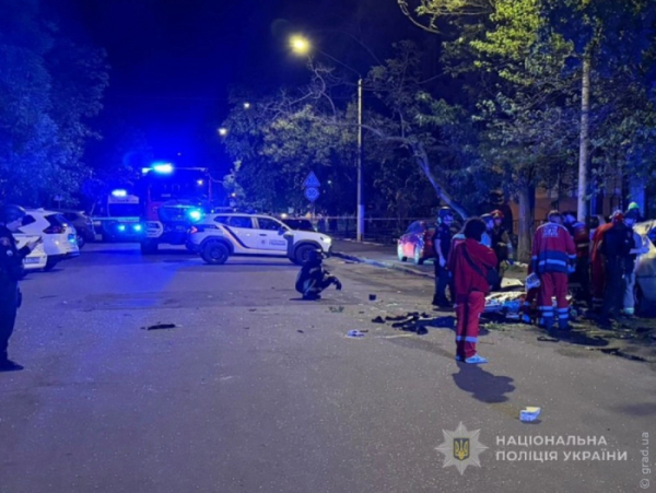 У центрі Одеси вибухнув автомобіль: постраждали двоє людей