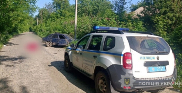 У Подільському районі водій автомобілем ВАЗ врізався в стовп: є загиблий