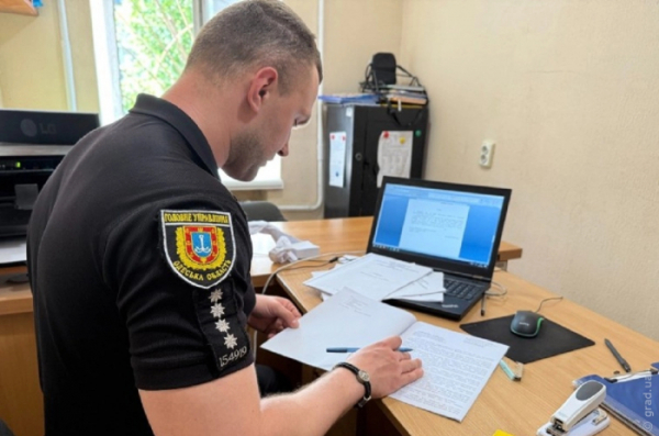Рецидивіст напав на одеситку у ліфті та зірвав з неї прикраси
