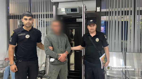 Під Одесою п'яний чоловік влаштував стрілянину на вулиці та поранив дитину