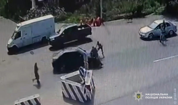 На блокпосту на Одещині водій BMW збив прикордонника і втік з місця ДТП На блокпосту на Одещині водій BMW збив прикордонника і втік з місця ДТП
