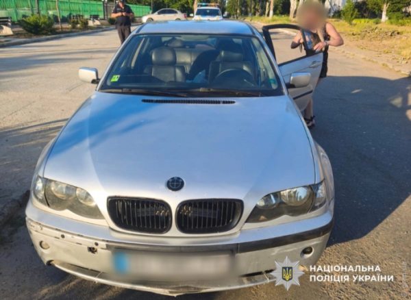 В Одеській області пасажир випав з даху BMW під час руху та загинув