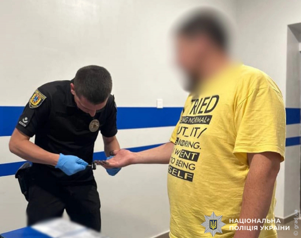 В Одеській області затримали чоловіка за підозрою у сексуальному насильстві над неповнолітніми В Одеській області затримали чоловіка за підозрою у сексуальному насильстві над неповнолітніми
