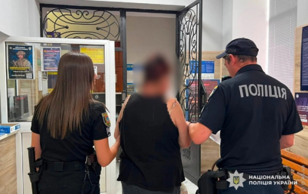Афера з одеською квартирою: доглядальниця переоформила житло пенсіонерки на себе Афера з одеською квартирою: доглядальниця переоформила житло пенсіонерки на себе