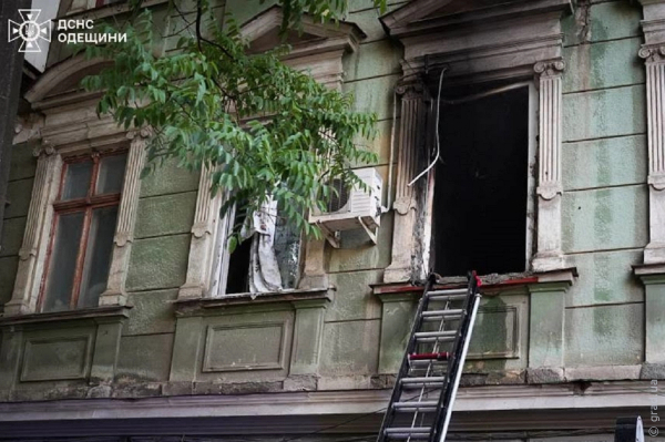 В Одесі гасили пожежу у комунальній квартирі