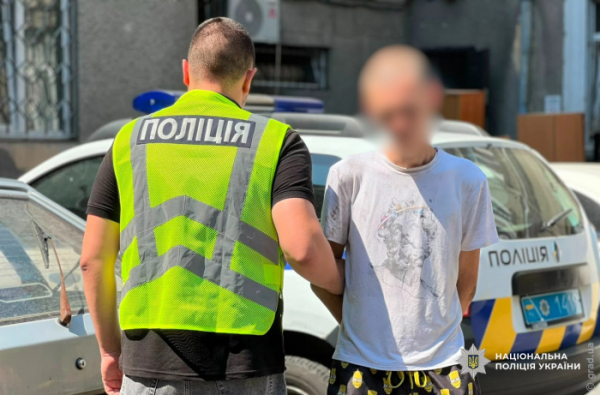 В Одесі затримали грабіжників, які нападали на жінок на вулицях міста В Одесі затримали грабіжників, які нападали на жінок на вулицях міста
