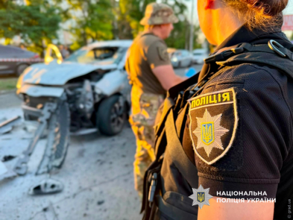 Автомобіль вибухнув під час руху: водій загинув, пасажирка госпіталізована Автомобіль вибухнув під час руху: водій загинув, пасажирка госпіталізована