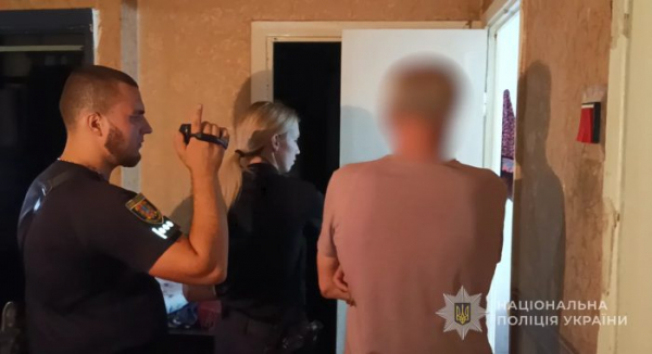В Одесі затримали 59-річного чоловіка за підозрою у вбивстві матері В Одесі затримали 59-річного чоловіка за підозрою у вбивстві матері