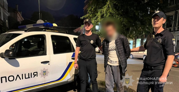 У центрі Одеси суд на 60 діб ізолював у психлікарні чоловіка, який нападав на перехожих жінок