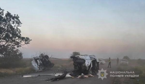 ДТП на трасі Одеса – Миколаїв: загинуло троє людей, ще семеро постраждали ДТП на трасі Одеса – Миколаїв: загинуло троє людей, ще семеро постраждали