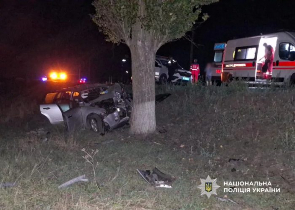 Ford в'їхав у дерево під Білгородом-Дністровським: загинули водій і двоє пасажирів Ford в'їхав у дерево під Білгородом-Дністровським: загинули водій і двоє пасажирів