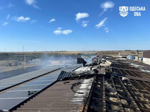 На Одещині через атаку загорілася птахоферма На Одещині через атаку загорілася птахоферма