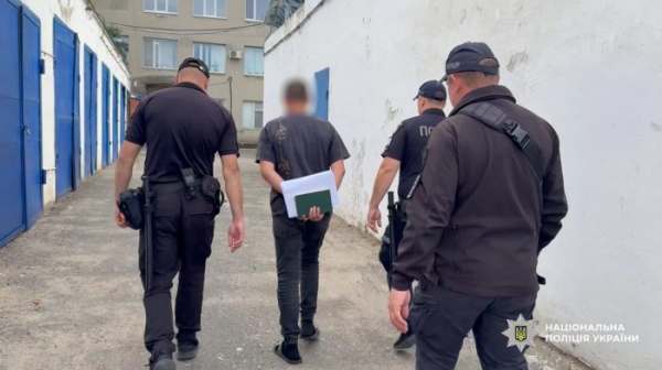 У Білгороді-Дністровському затримали чоловіка, який убив знайомого і сховав тіло на кладовищі