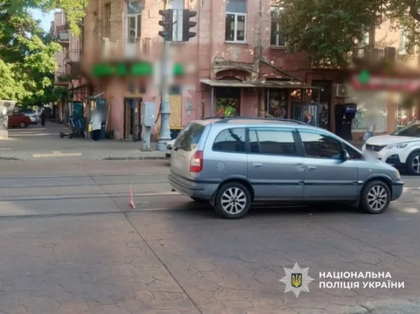 У центрі Одеси водій Opel збив жінку на регульованому пішохідному переході