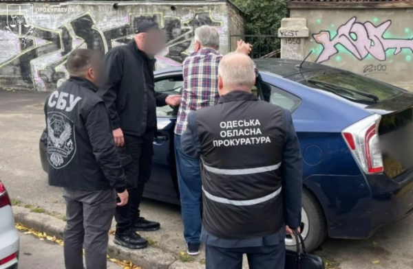 Обіцяв військовому в розшуку уникнути кримінальної відповідальності: одеського адвоката взяли під варту Обіцяв військовому в розшуку уникнути кримінальної відповідальності: одеського адвоката взяли під варту